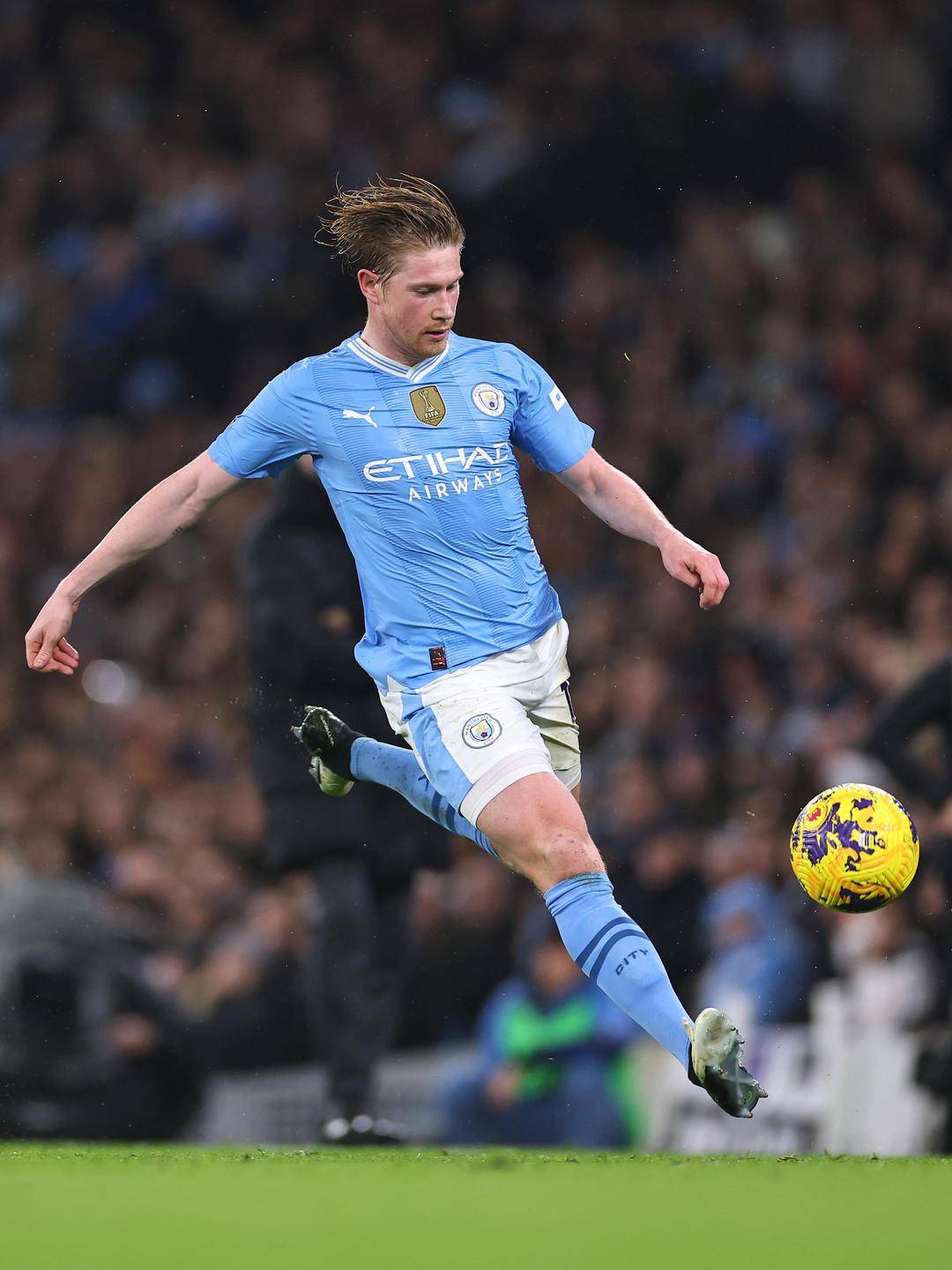 上海男篮VS新疆！卢伟全力出击，洛夫顿爆发，央视直播